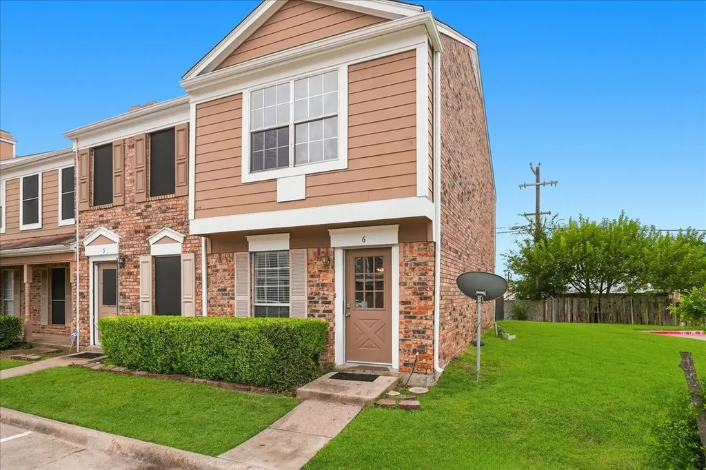 703 Lee Street Mesquite TX 75149