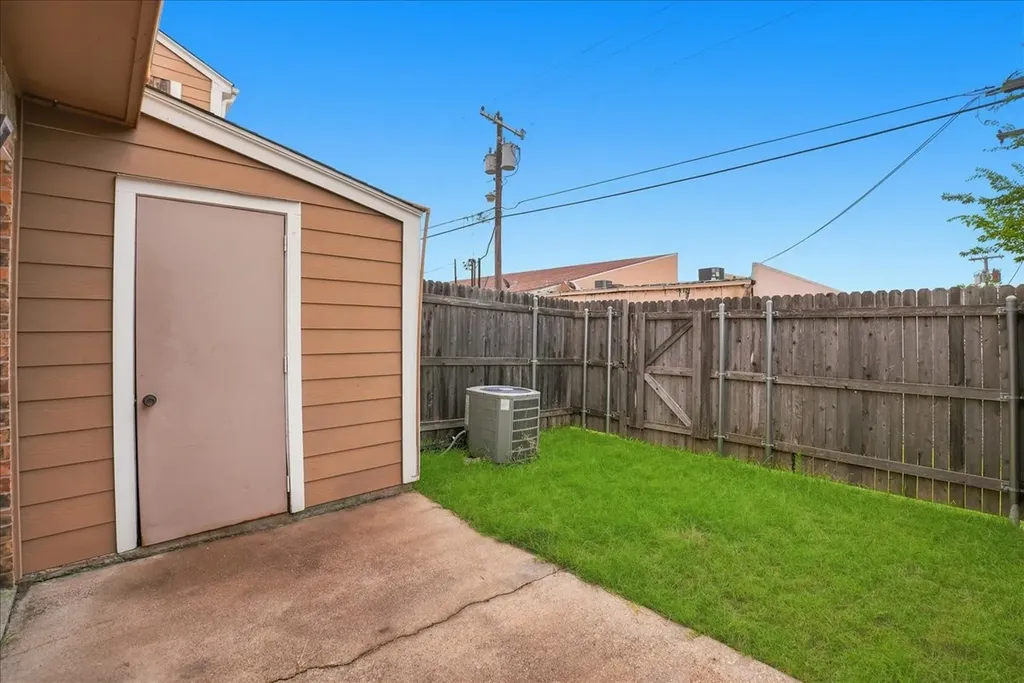 703 Lee Street Mesquite TX 75149
