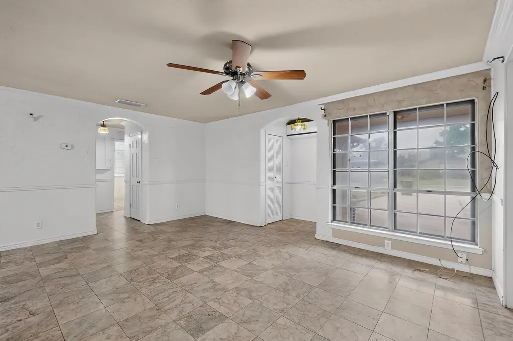 1506 Town Bluff Street Garland TX 75040