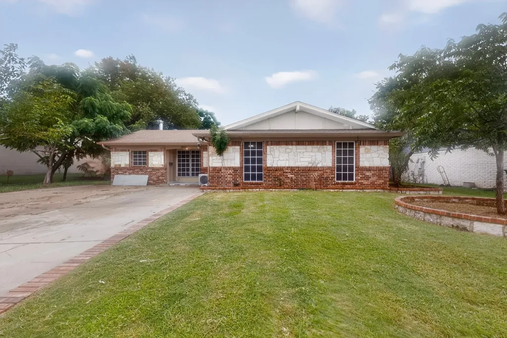 1506 Town Bluff Street Garland TX 75040