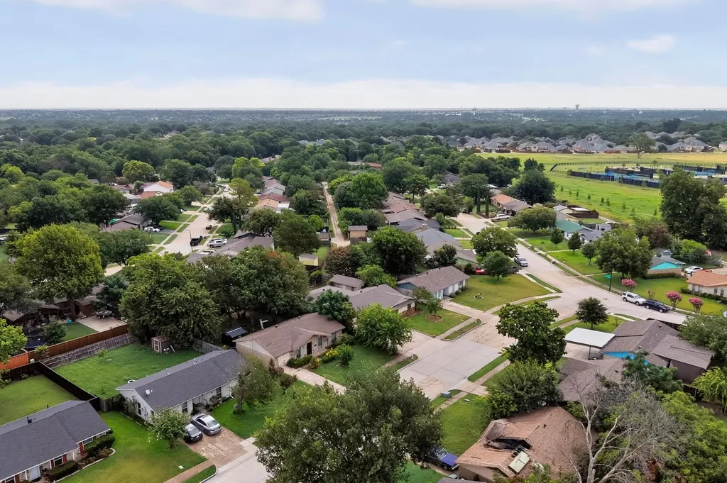 1506 Town Bluff Street Garland TX 75040