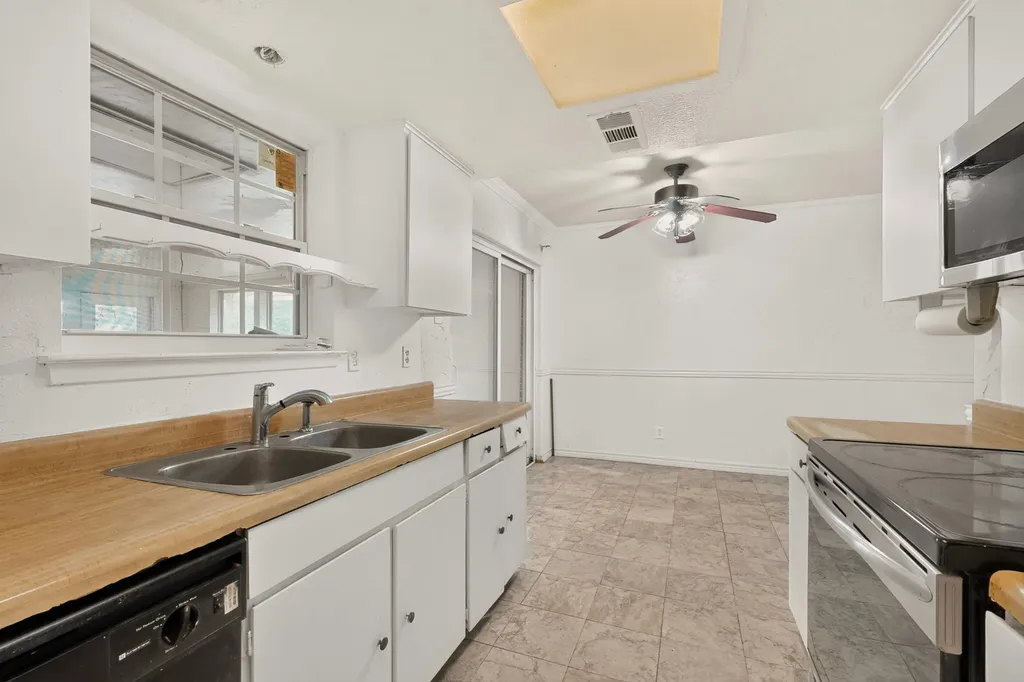 1506 Town Bluff Street Garland TX 75040