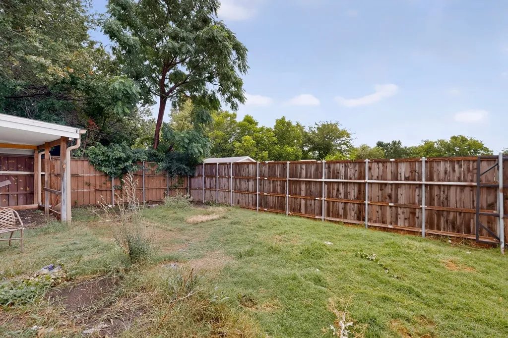 1506 Town Bluff Street Garland TX 75040