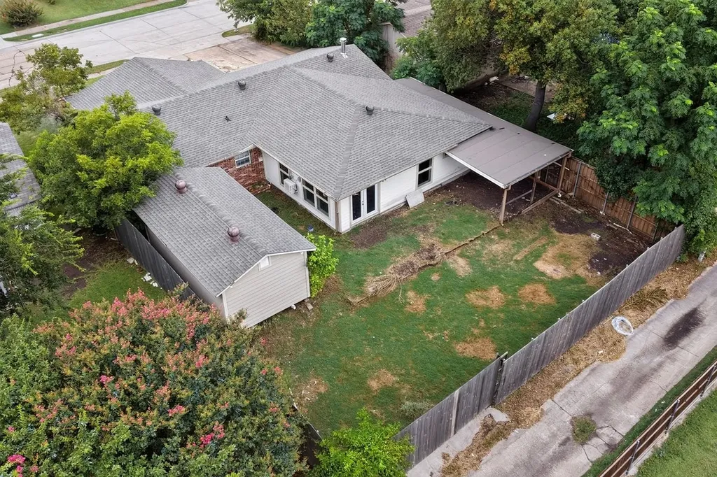 1506 Town Bluff Street Garland TX 75040