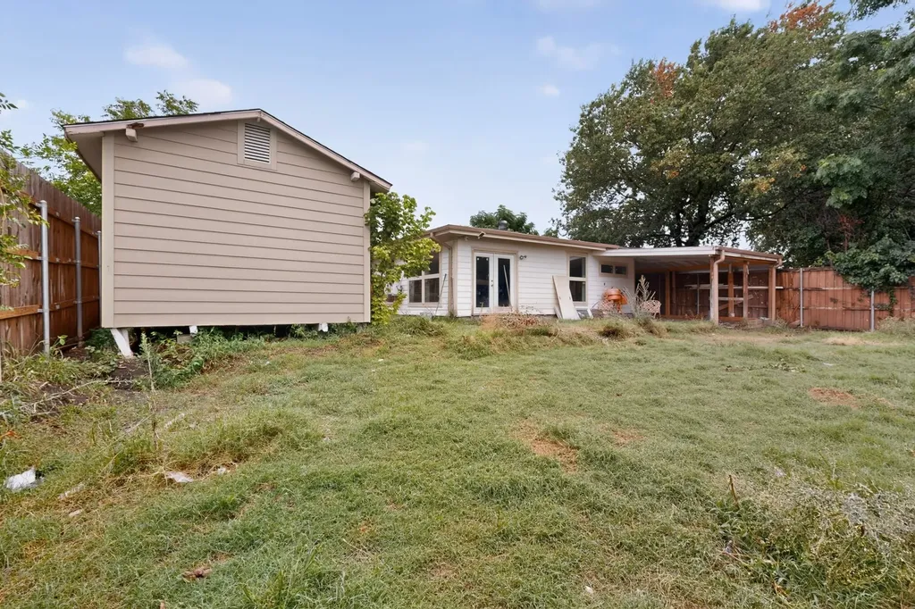 1506 Town Bluff Street Garland TX 75040