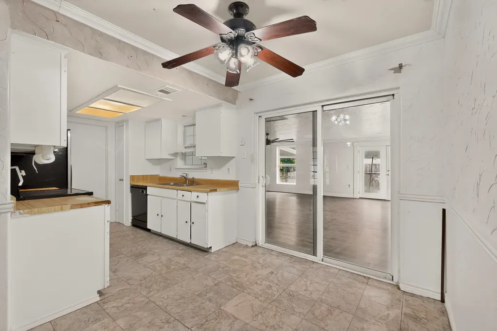 1506 Town Bluff Street Garland TX 75040