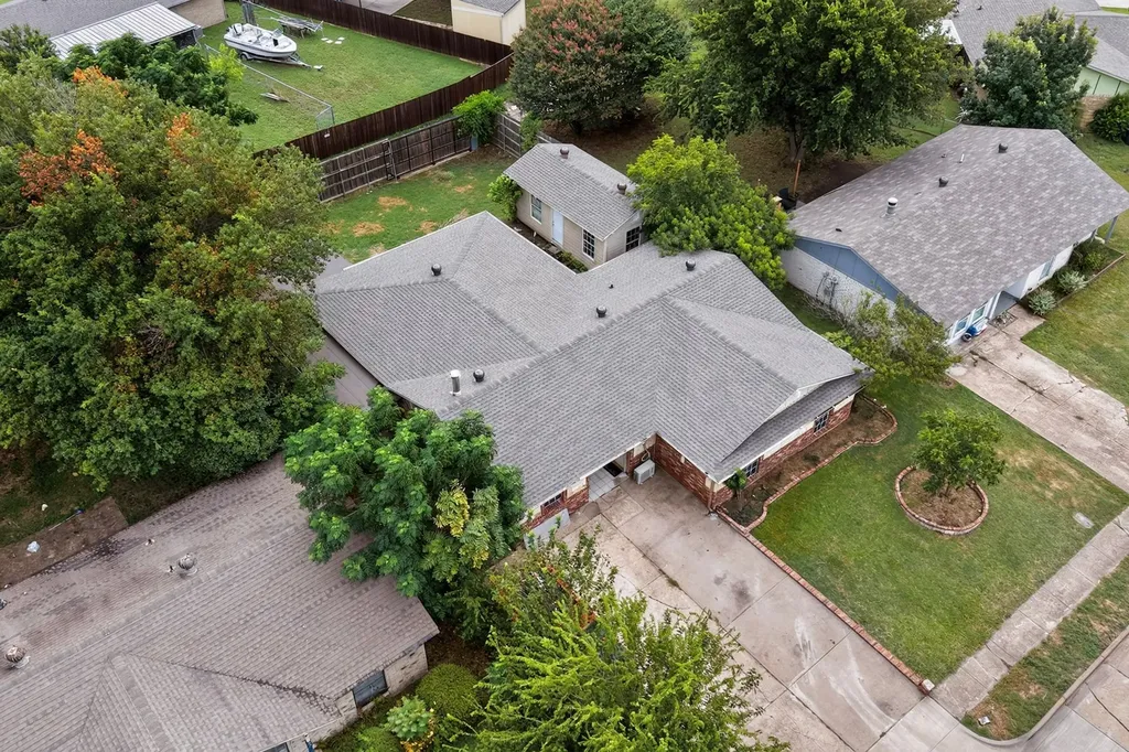 1506 Town Bluff Street Garland TX 75040