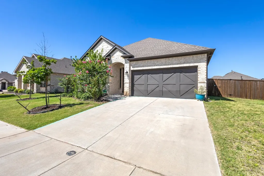 7304 Snyder Lane Arlington TX 76002