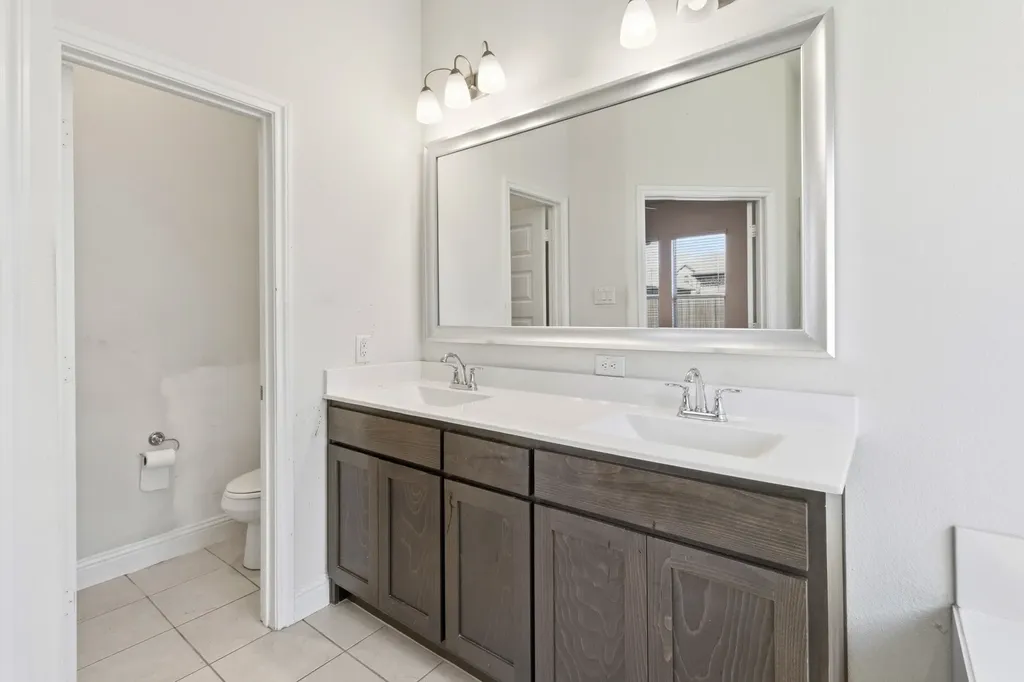 7304 Snyder Lane Arlington TX 76002