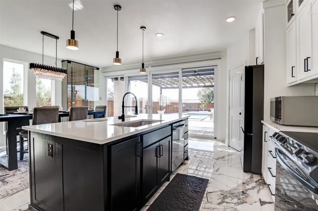 307 Highland Avenue Red Oak TX 75154