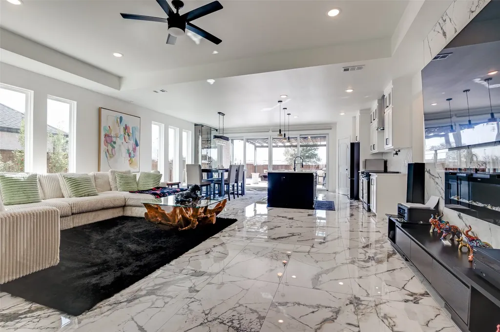 307 Highland Avenue Red Oak TX 75154