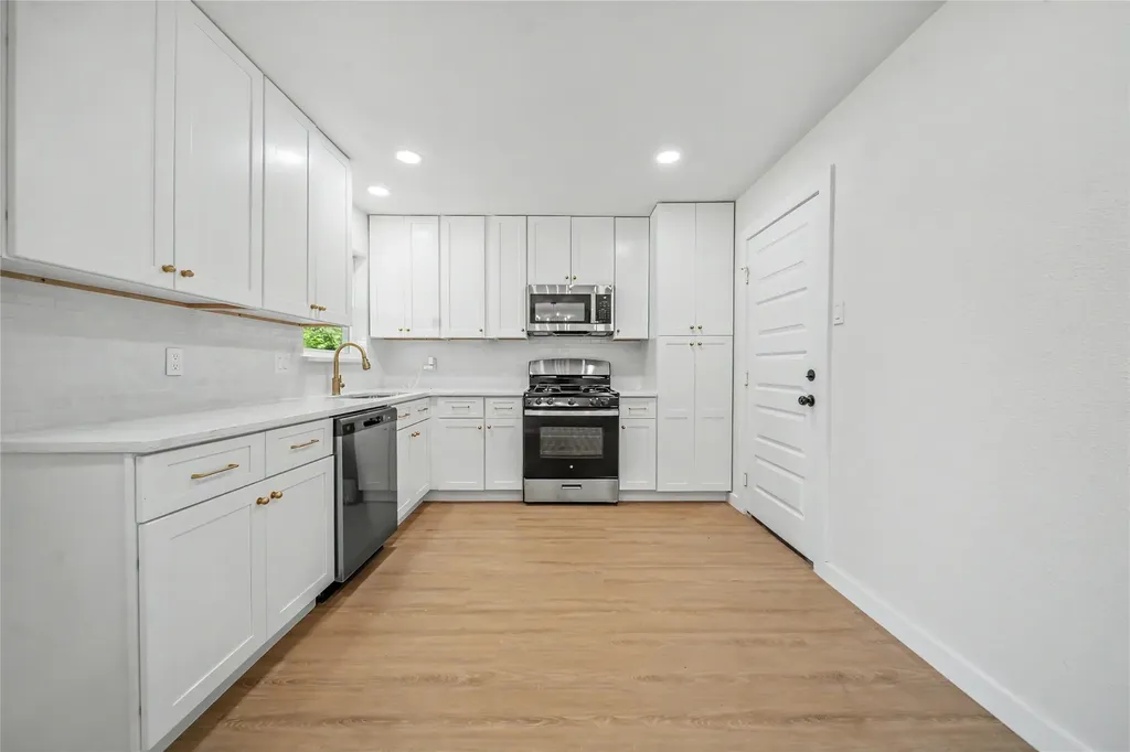 4518 Hanover Drive Garland TX 75042