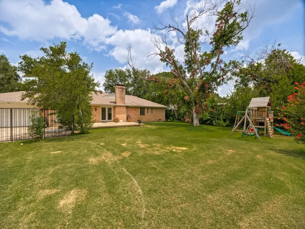5938 Willow Lane Dallas TX 75230