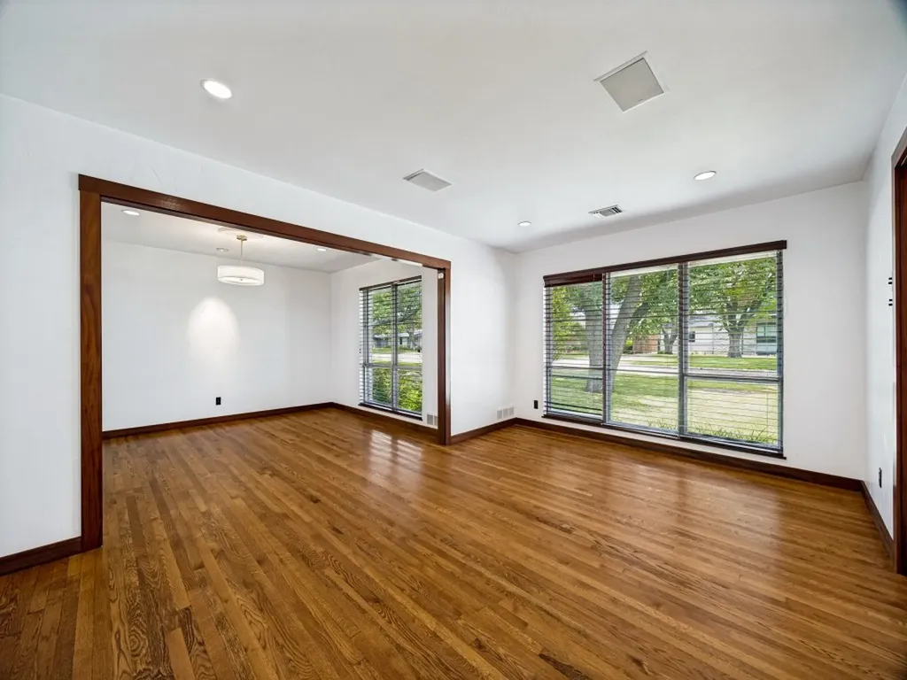 5938 Willow Lane Dallas TX 75230