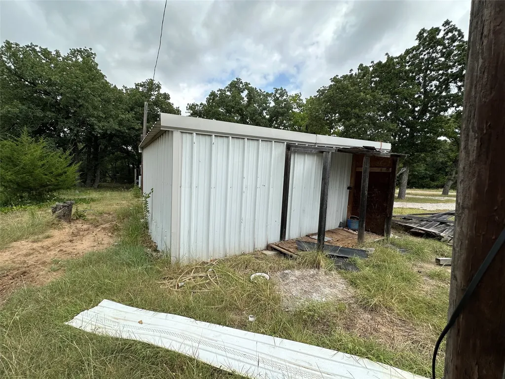 176 Live Oak Road Springtown TX 76082