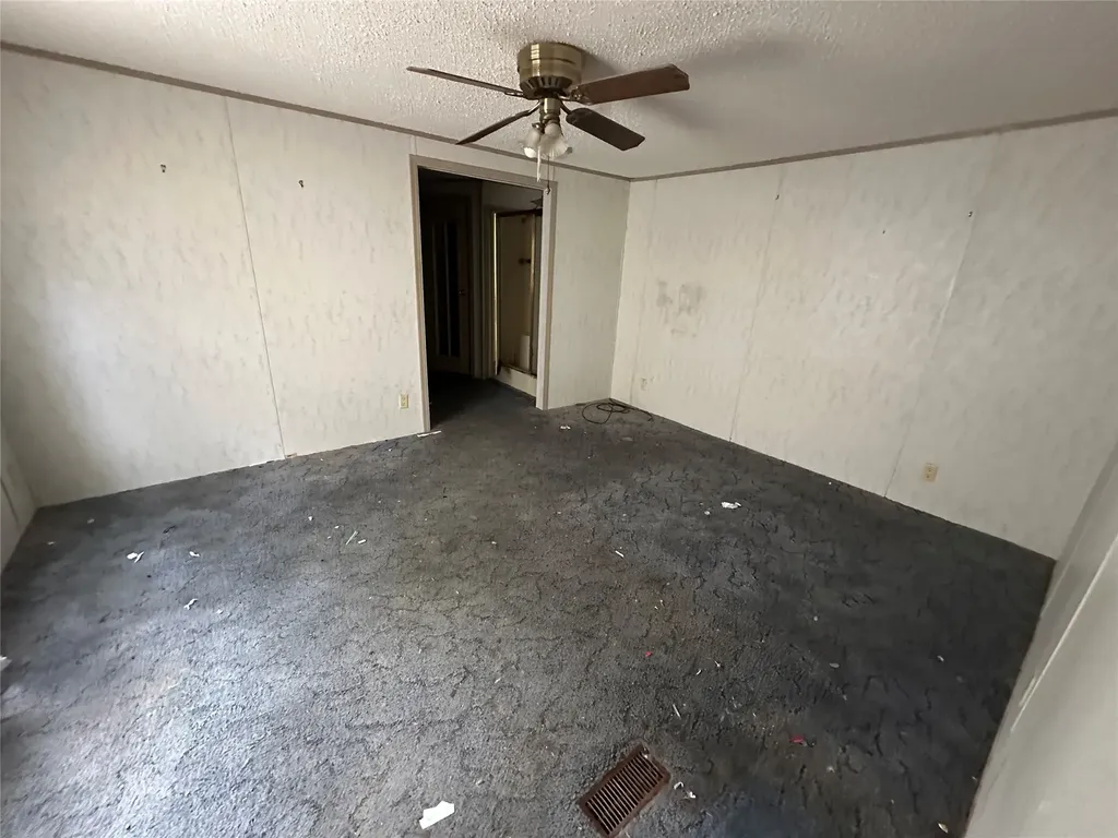 176 Live Oak Road Springtown TX 76082