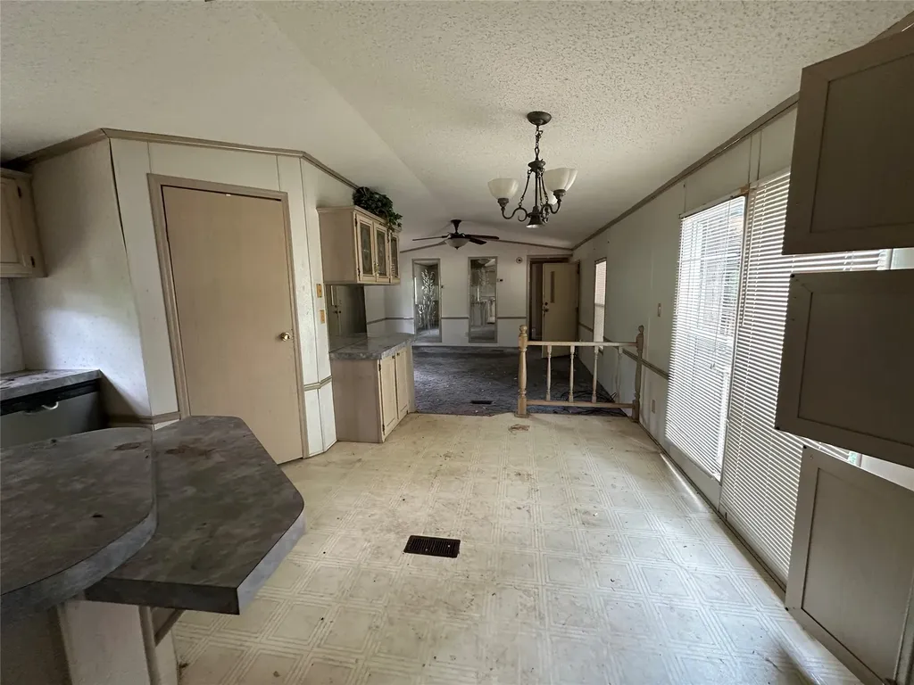 176 Live Oak Road Springtown TX 76082