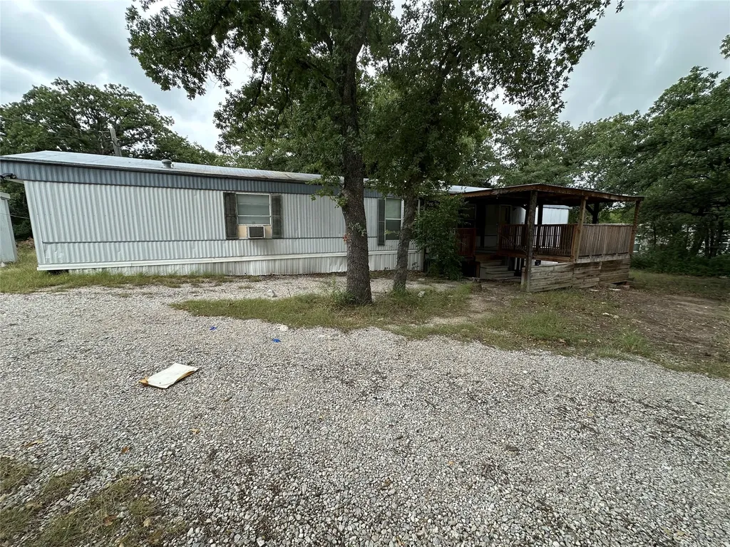 176 Live Oak Road Springtown TX 76082
