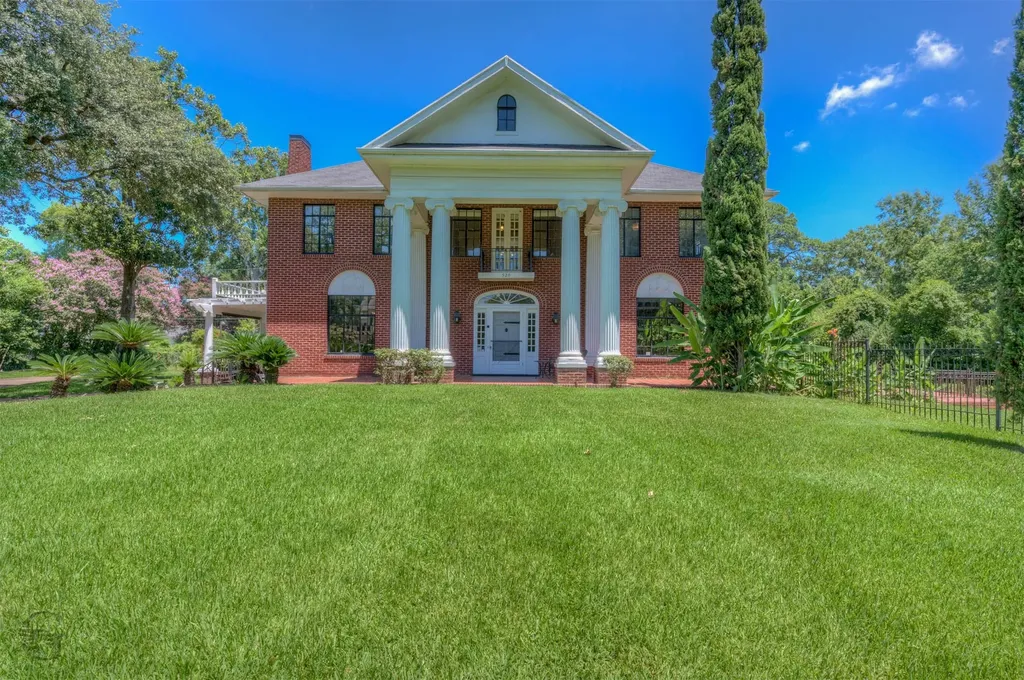 920 Ockley Drive Shreveport LA 71106