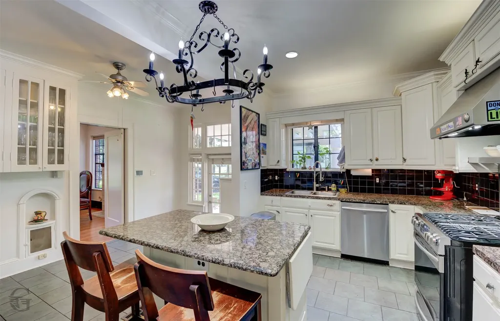 920 Ockley Drive Shreveport LA 71106