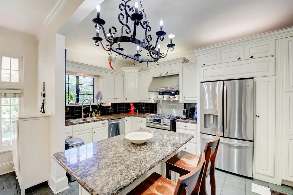 920 Ockley Drive Shreveport LA 71106