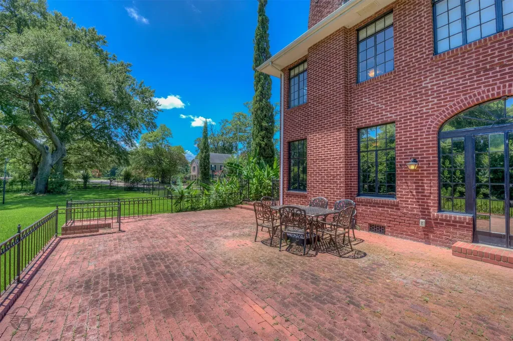 920 Ockley Drive Shreveport LA 71106