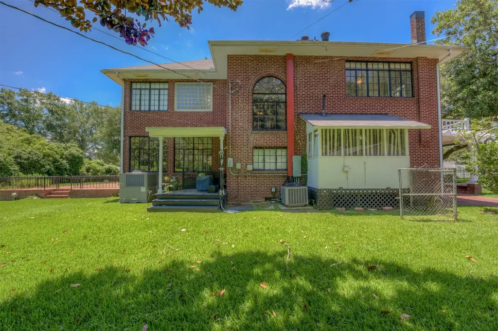 920 Ockley Drive Shreveport LA 71106