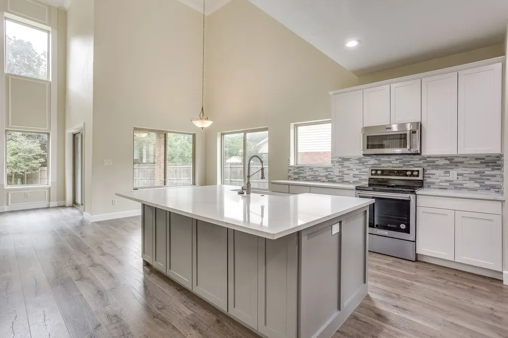 2505 Glen Ranch Drive Burleson TX 76028
