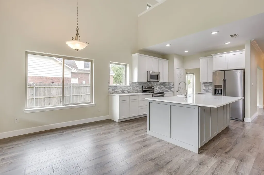 2505 Glen Ranch Drive Burleson TX 76028
