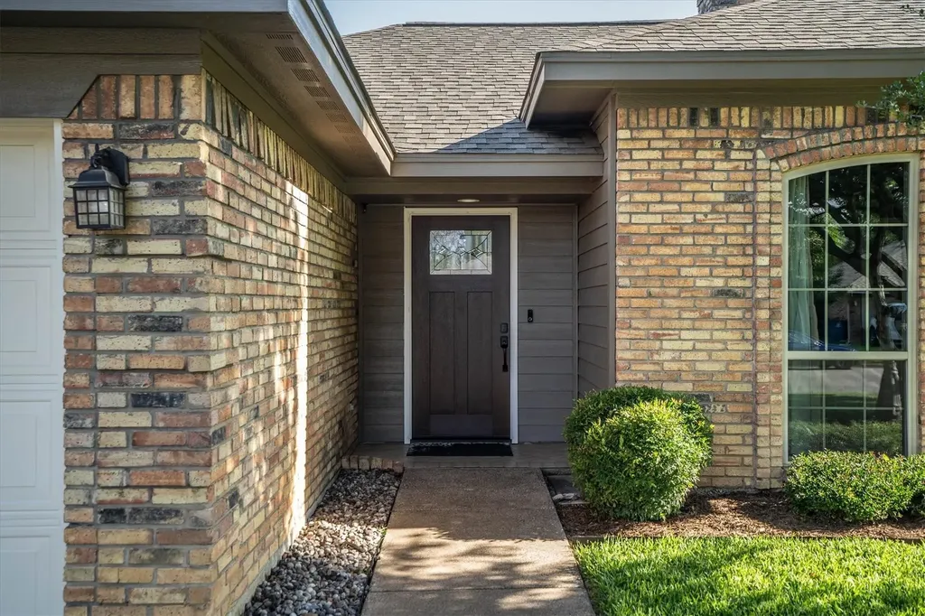 2926 Cripple Creek Trail Grapevine TX 76051