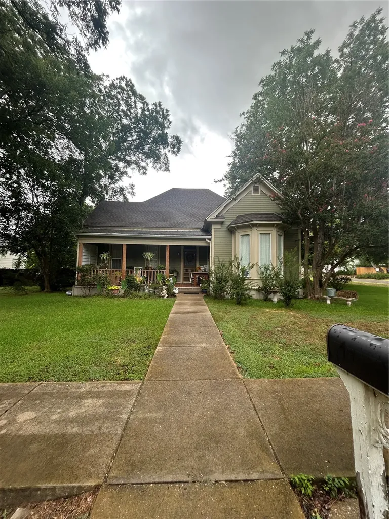 300 NW 3rd Street Hubbard TX 76648