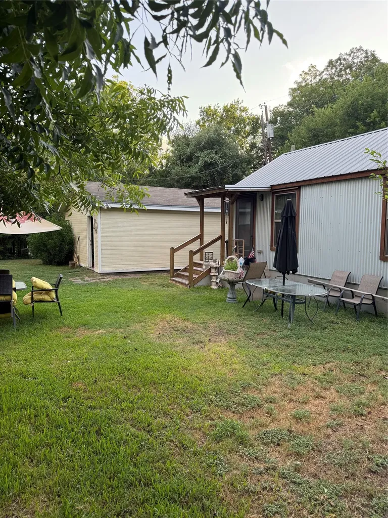 300 NW 3rd Street Hubbard TX 76648