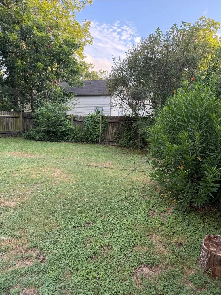 300 NW 3rd Street Hubbard TX 76648