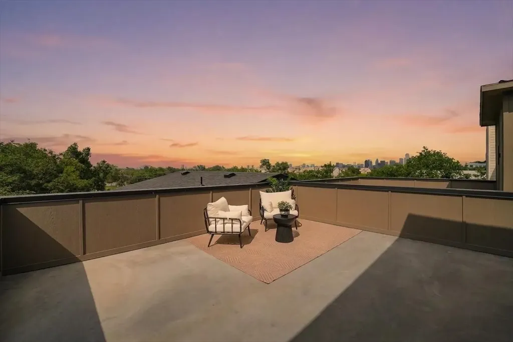 1827 Pollard Street Dallas TX 75208