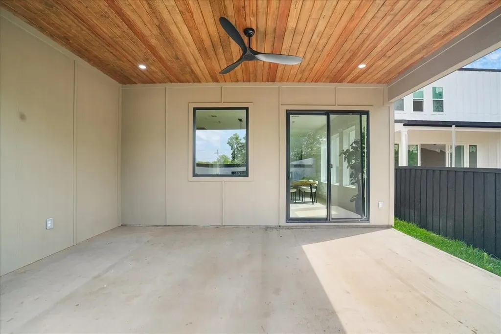 1827 Pollard Street Dallas TX 75208