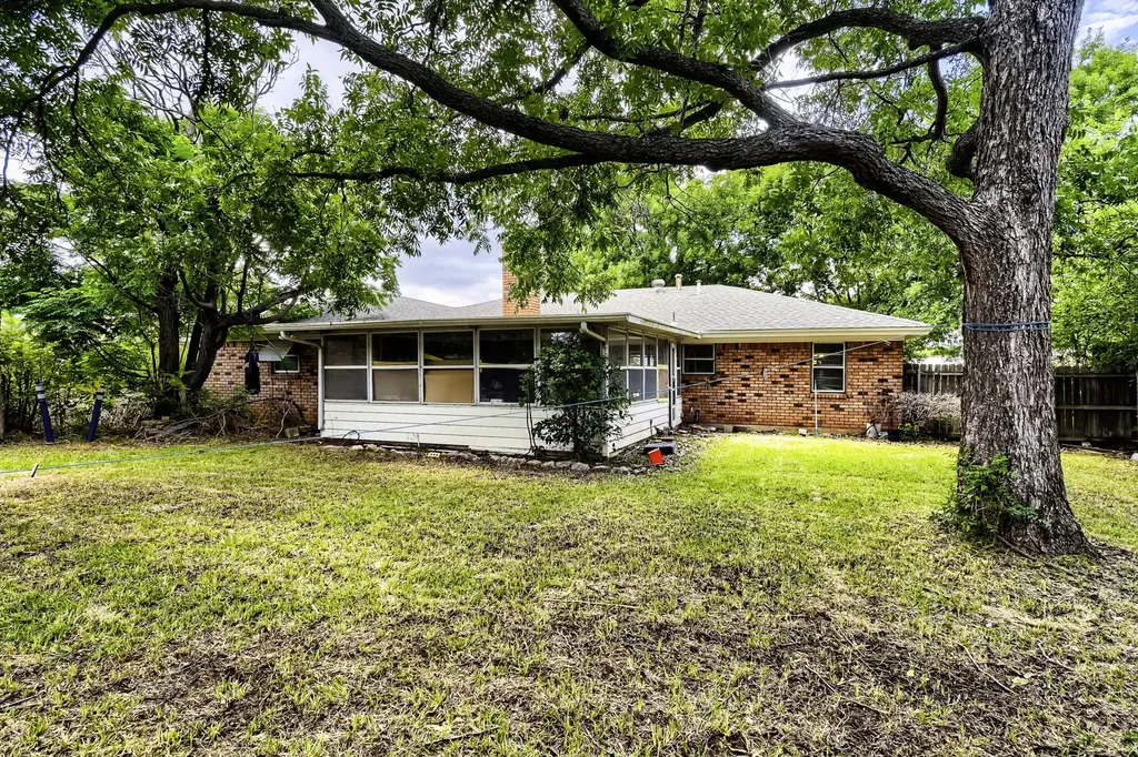 1205 Duane Street Benbrook TX 76126