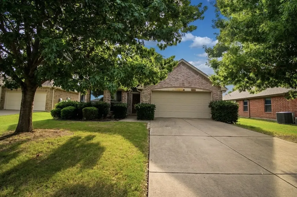 215 Wooded Creek Avenue Wylie TX 75098