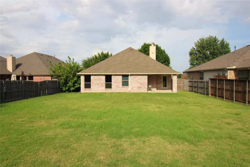 215 Wooded Creek Avenue Wylie TX 75098