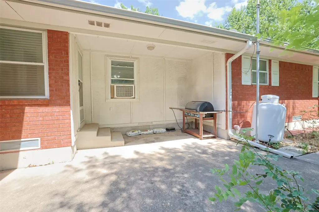 2550 W Lucas Road Lucas TX 75002