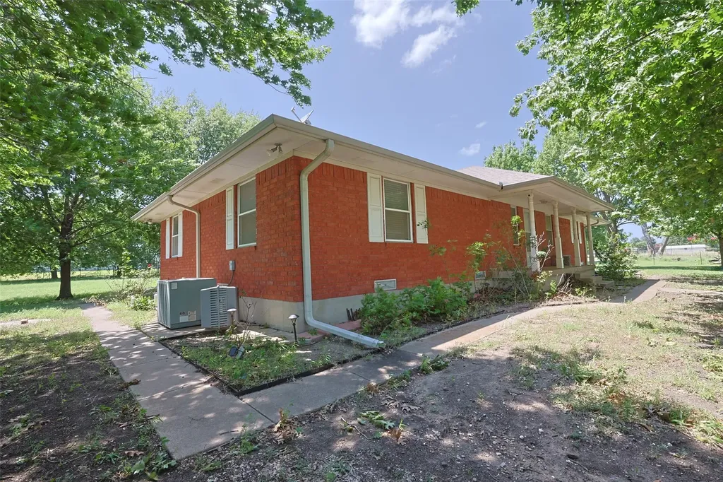 2550 W Lucas Road Lucas TX 75002