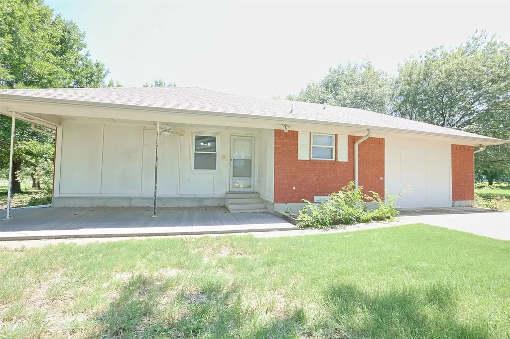 2550 W Lucas Road Lucas TX 75002