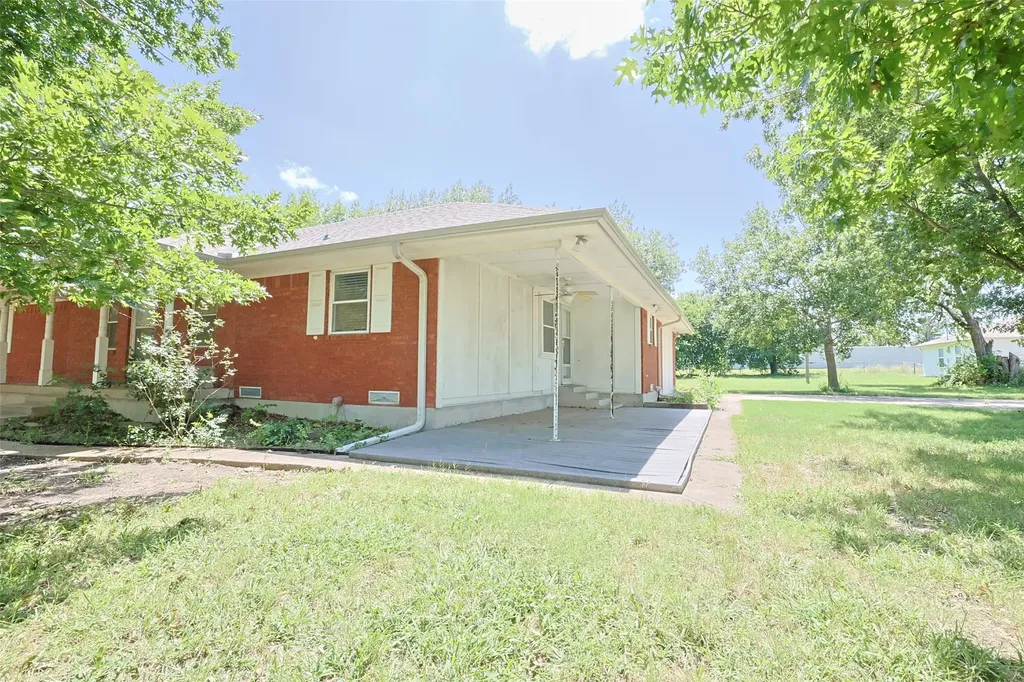 2550 W Lucas Road Lucas TX 75002