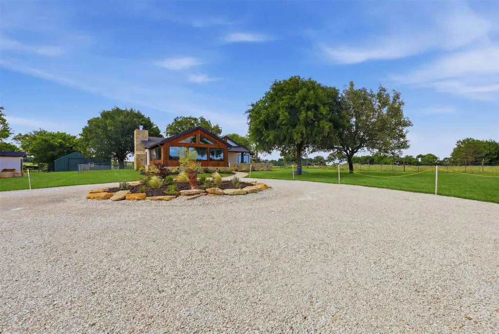 4167 Highway 67 Rainbow TX 76077