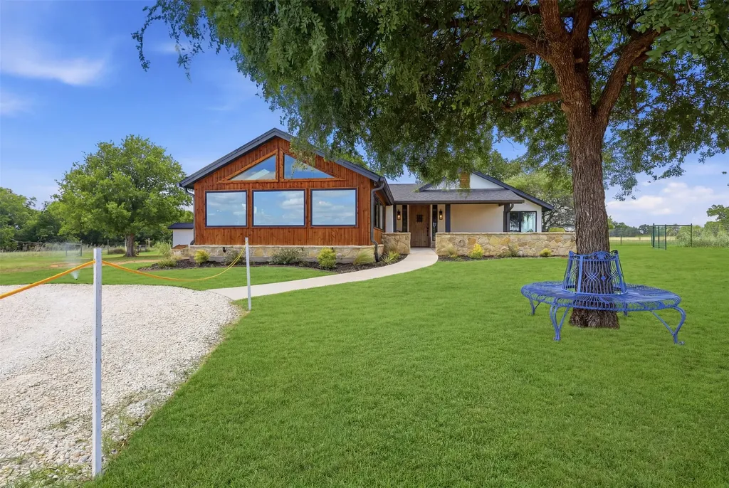 4167 Highway 67 Rainbow TX 76077