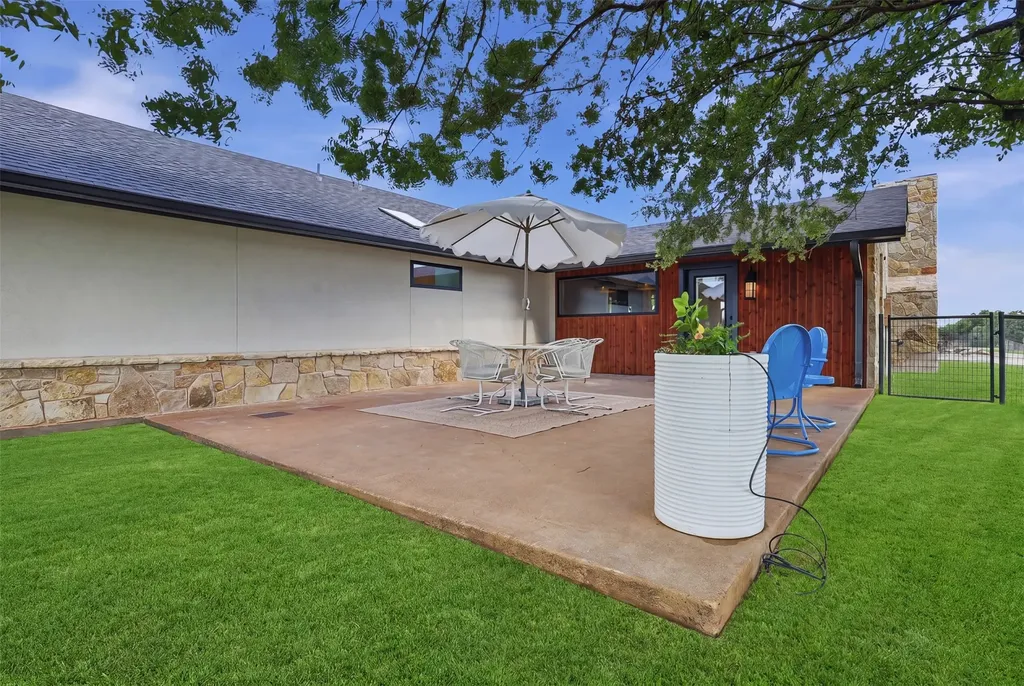 4167 Highway 67 Rainbow TX 76077