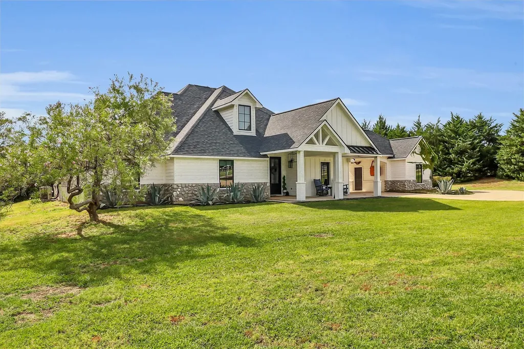 1901 Spring Mountain Road Cross Roads TX 76227