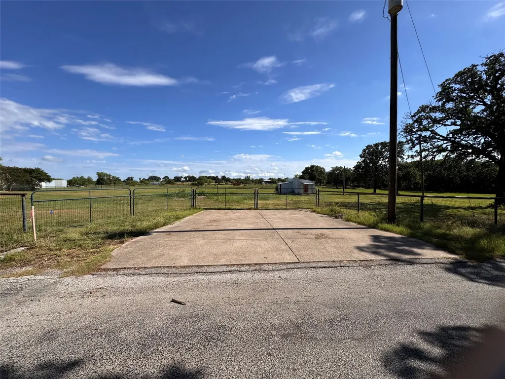 1721 County Road 909 Joshua TX 76058