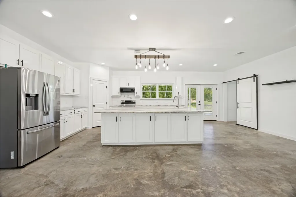 822 Private Road 7370 Point TX 75472