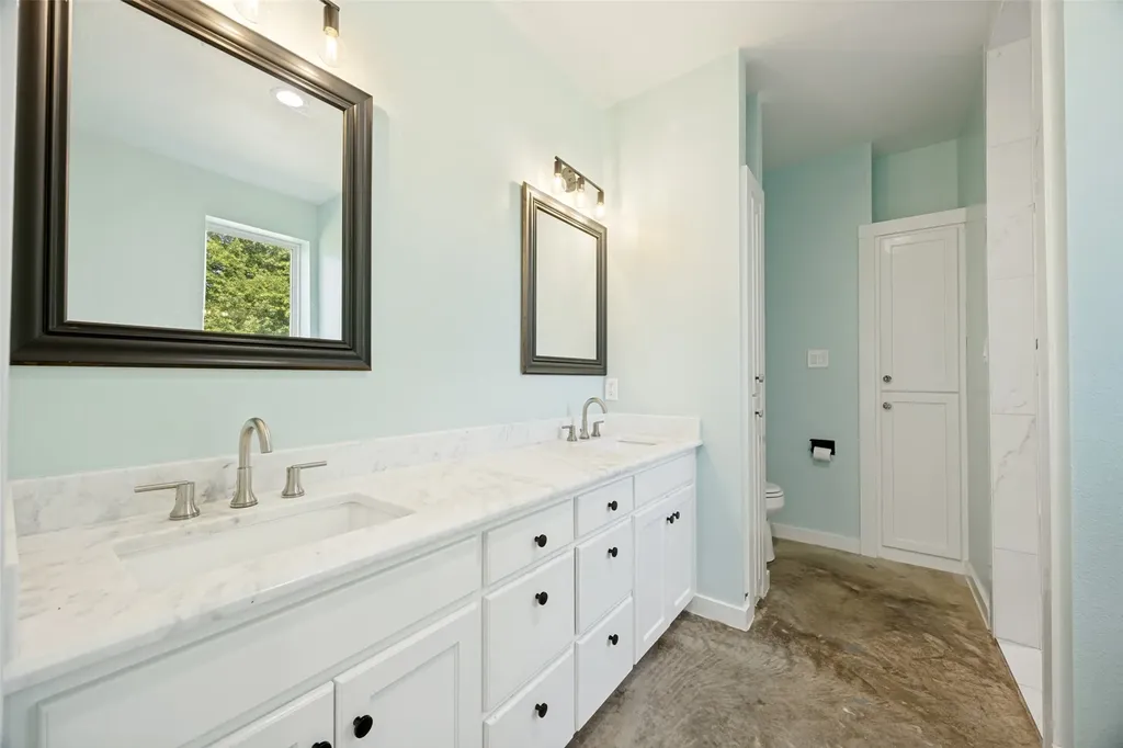 822 Private Road 7370 Point TX 75472
