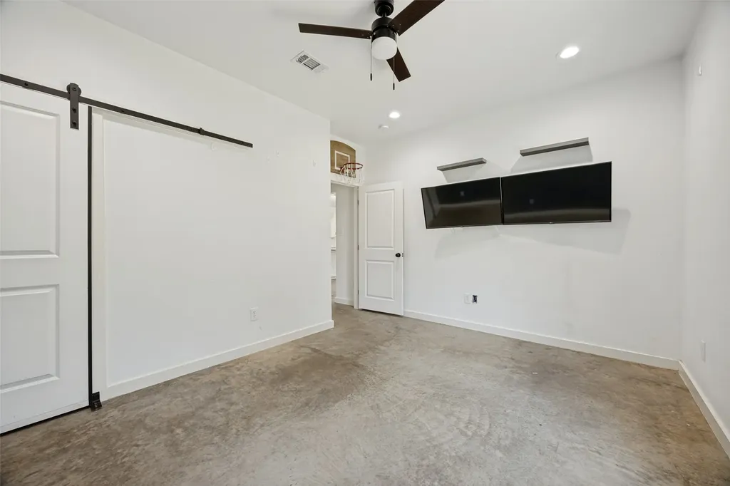 822 Private Road 7370 Point TX 75472